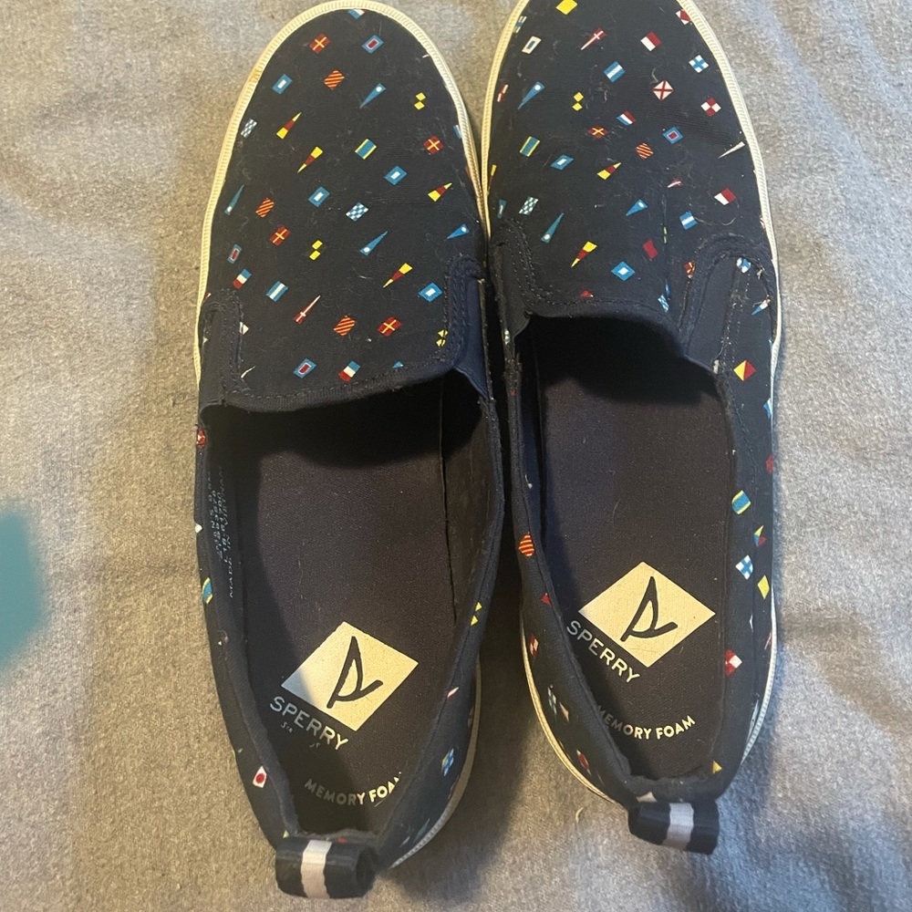 NWOT Sperry sail flags slip on sneakers